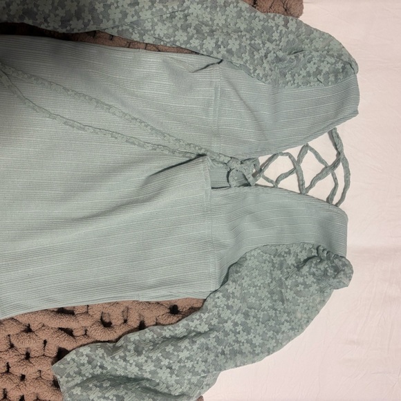 Willow Mint Lace-Sleeve Ribbed Top - Picture 3 of 3